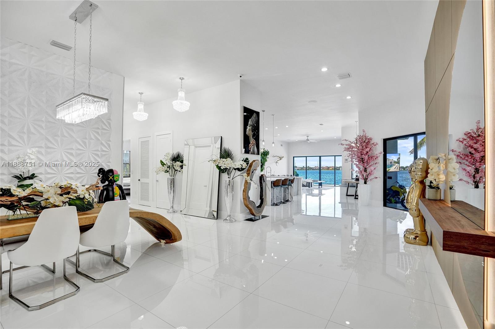 HARBOUR LAKES ESTATES - Residential