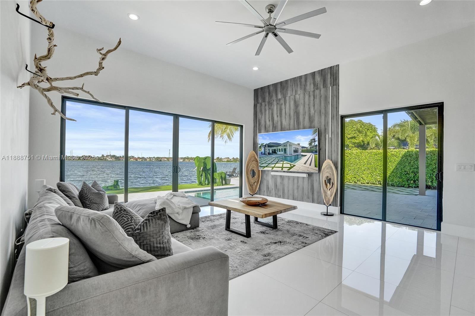 HARBOUR LAKES ESTATES - Residential