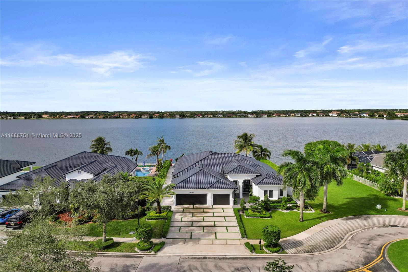 HARBOUR LAKES ESTATES - Residential