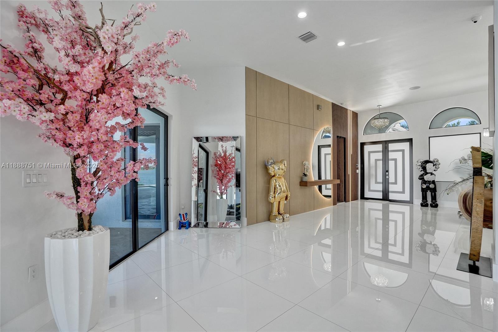 HARBOUR LAKES ESTATES - Residential