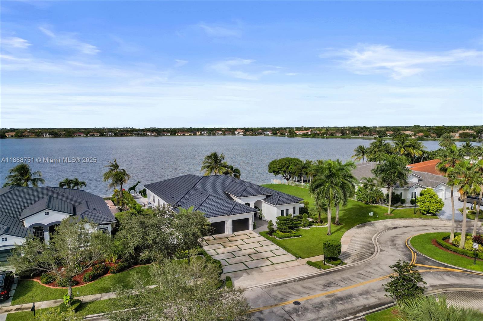 HARBOUR LAKES ESTATES - Residential