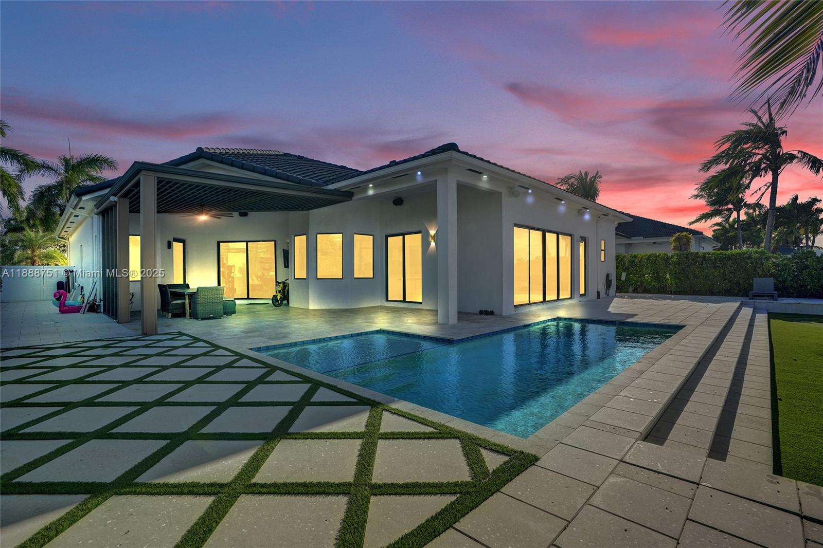 HARBOUR LAKES ESTATES - Residential