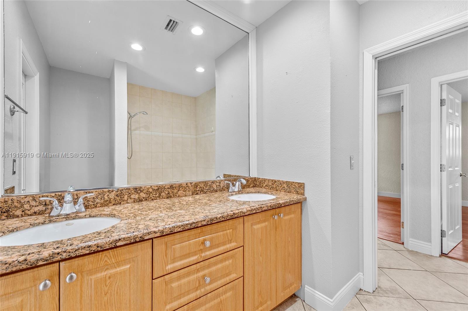 PLANTATIONS SECLUDED GARD - Residential Lease