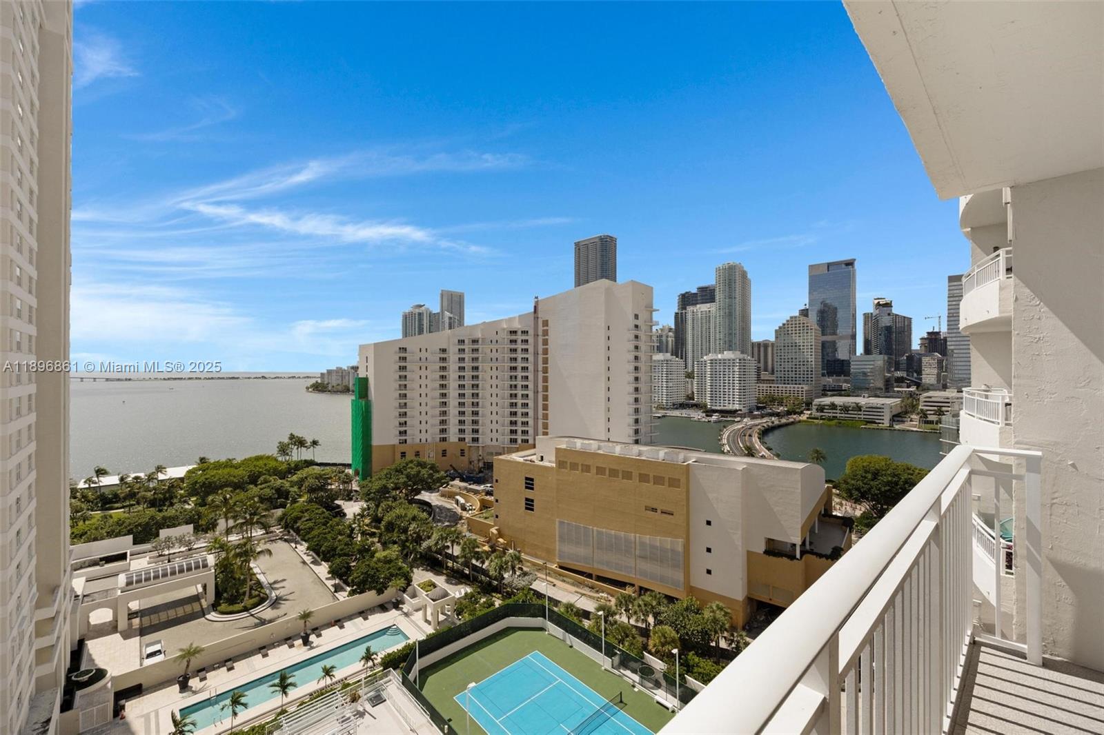 ISOLA CONDO - Residential