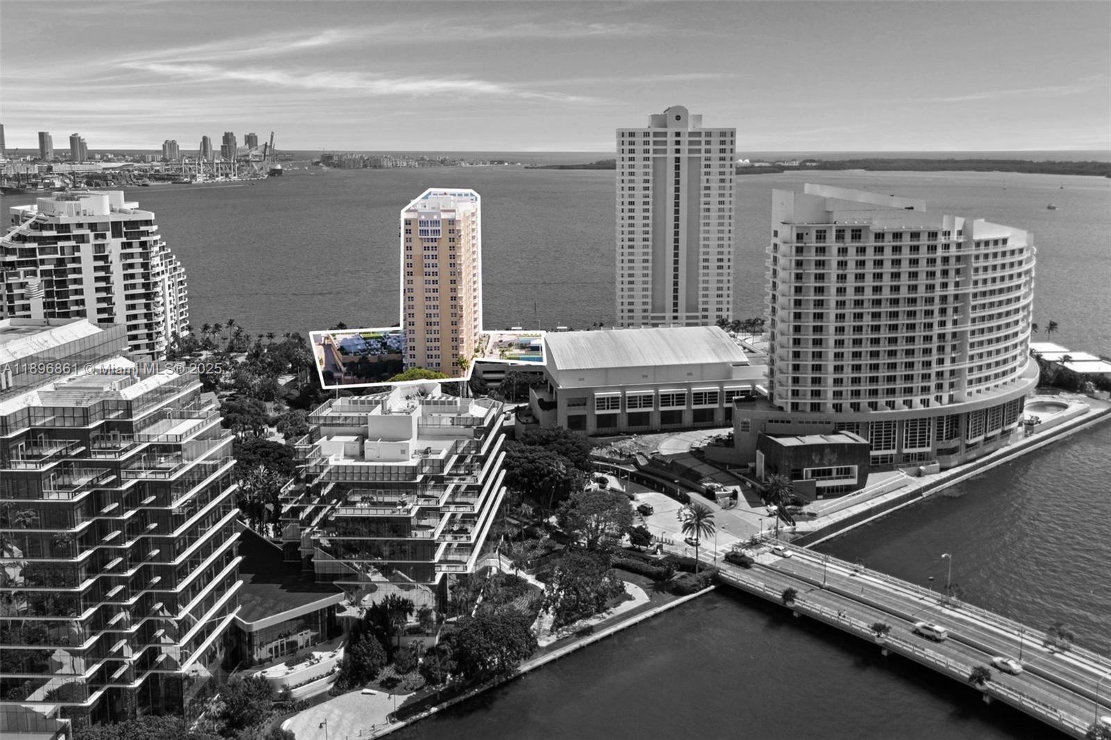 ISOLA CONDO - Residential