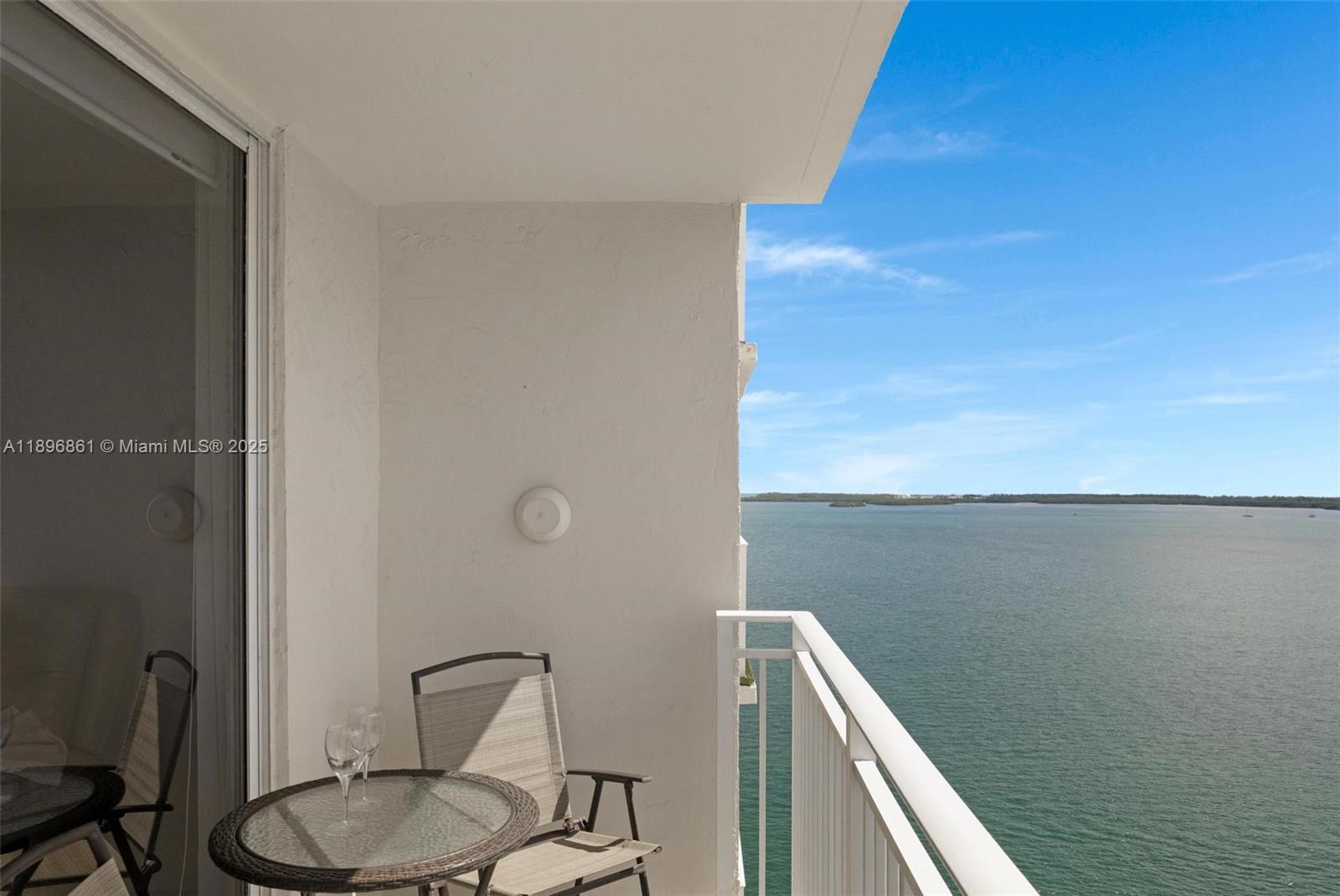 ISOLA CONDO - Residential