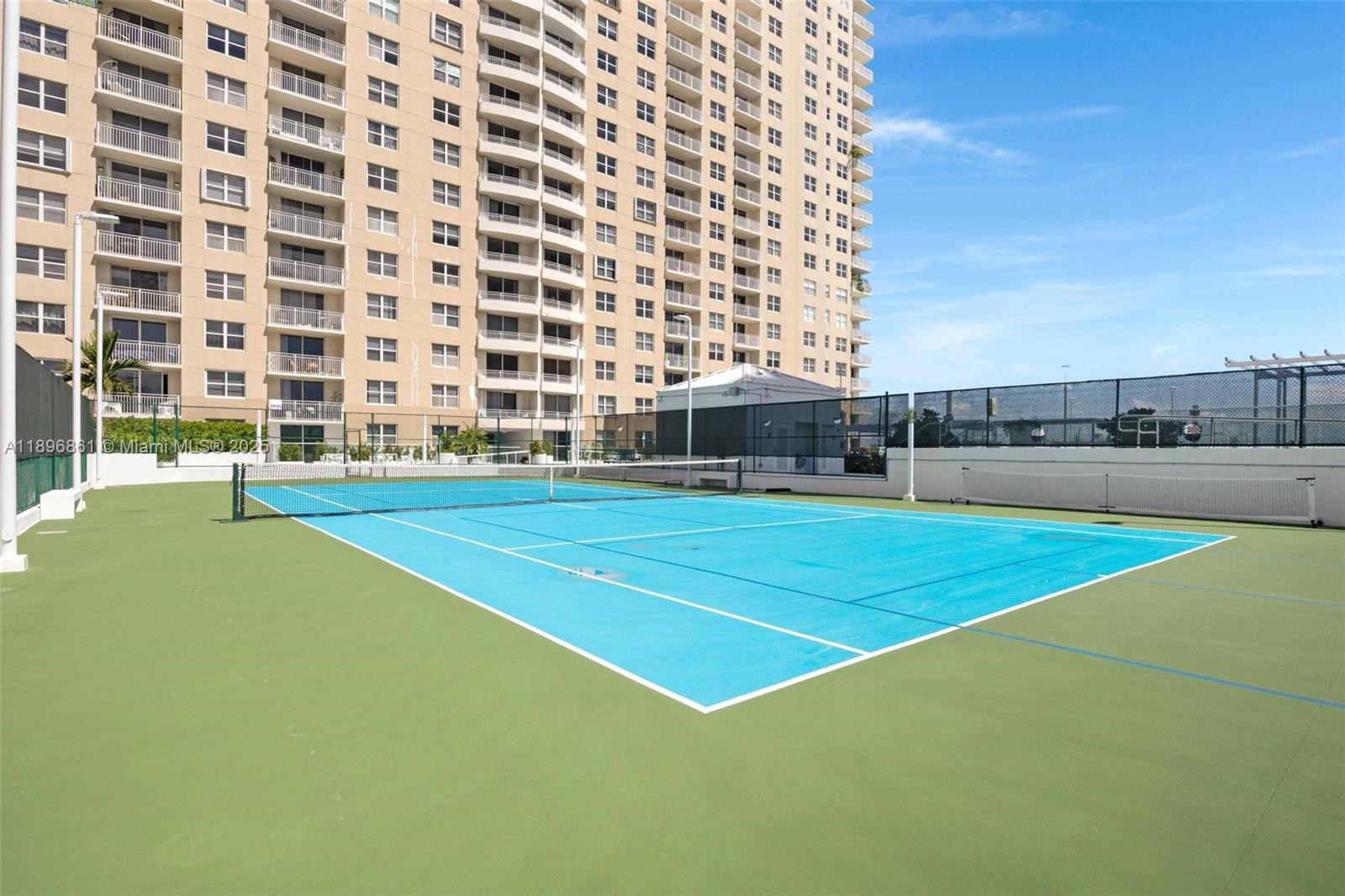 ISOLA CONDO - Residential
