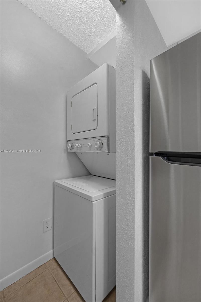 ISOLA CONDO - Residential
