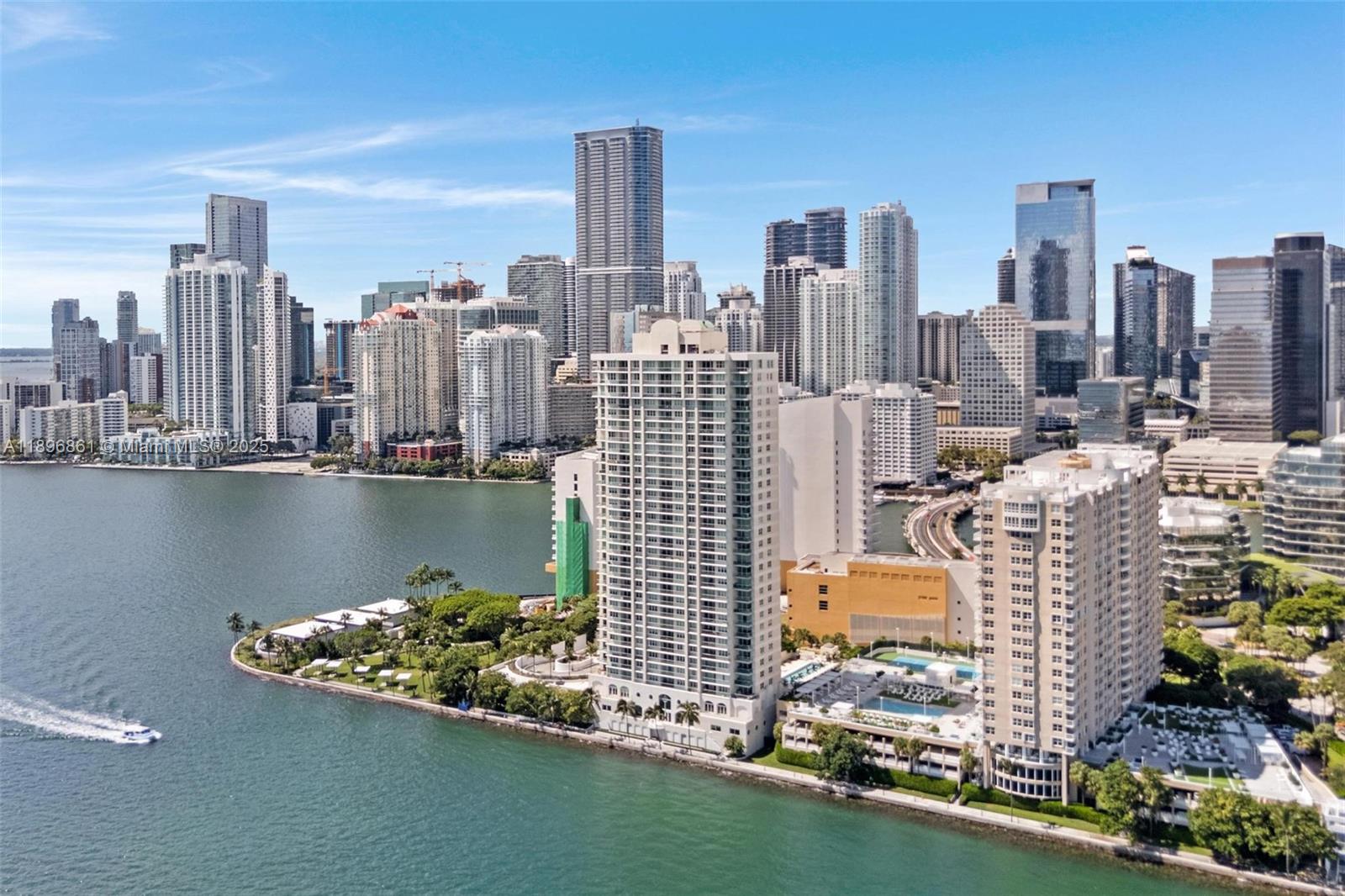 ISOLA CONDO - Residential