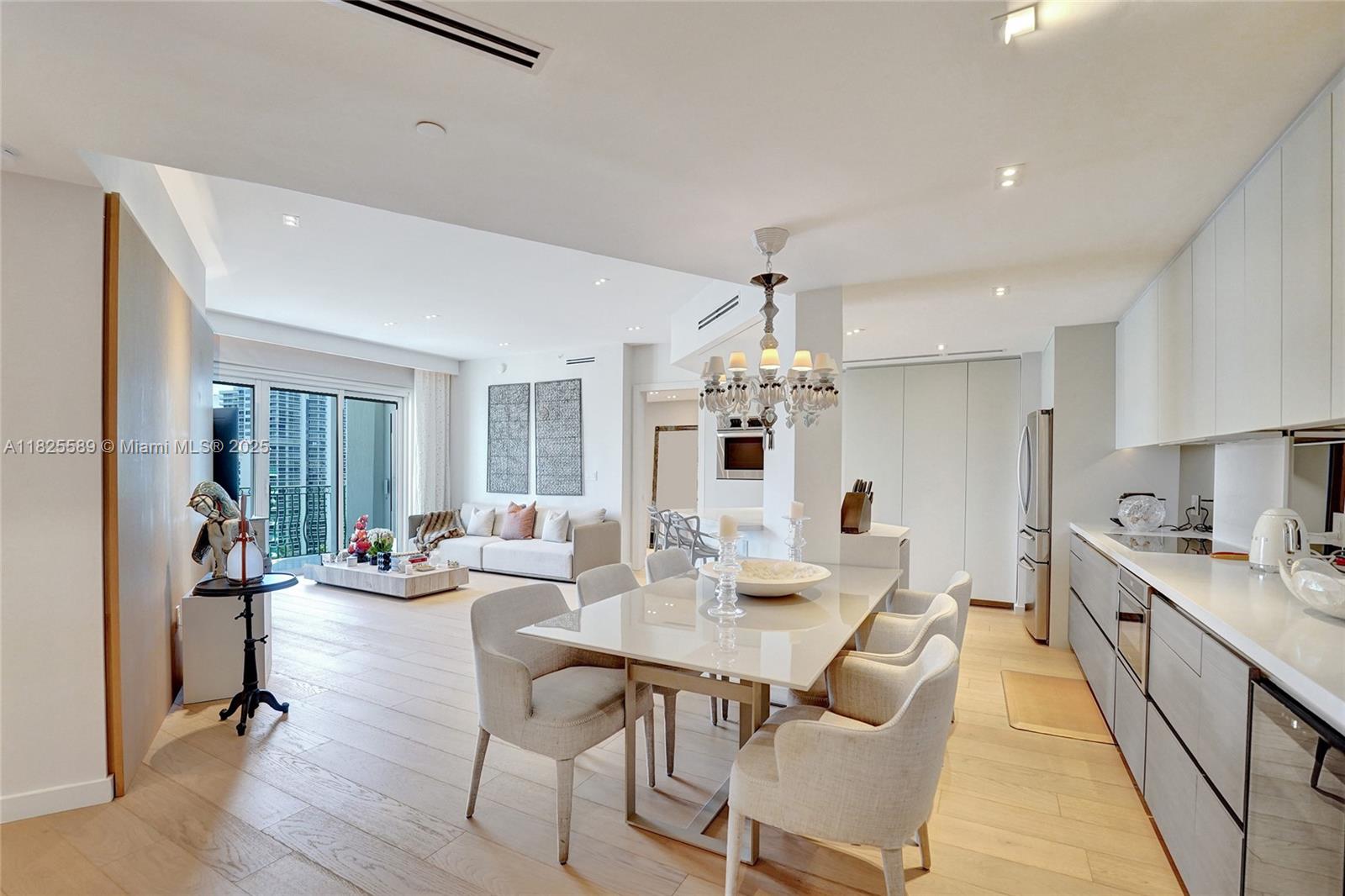 19900 E Country Club Dr TS16, Aventura, FL, 33180/$820,000 2 19900 E Country Club Dr TS16