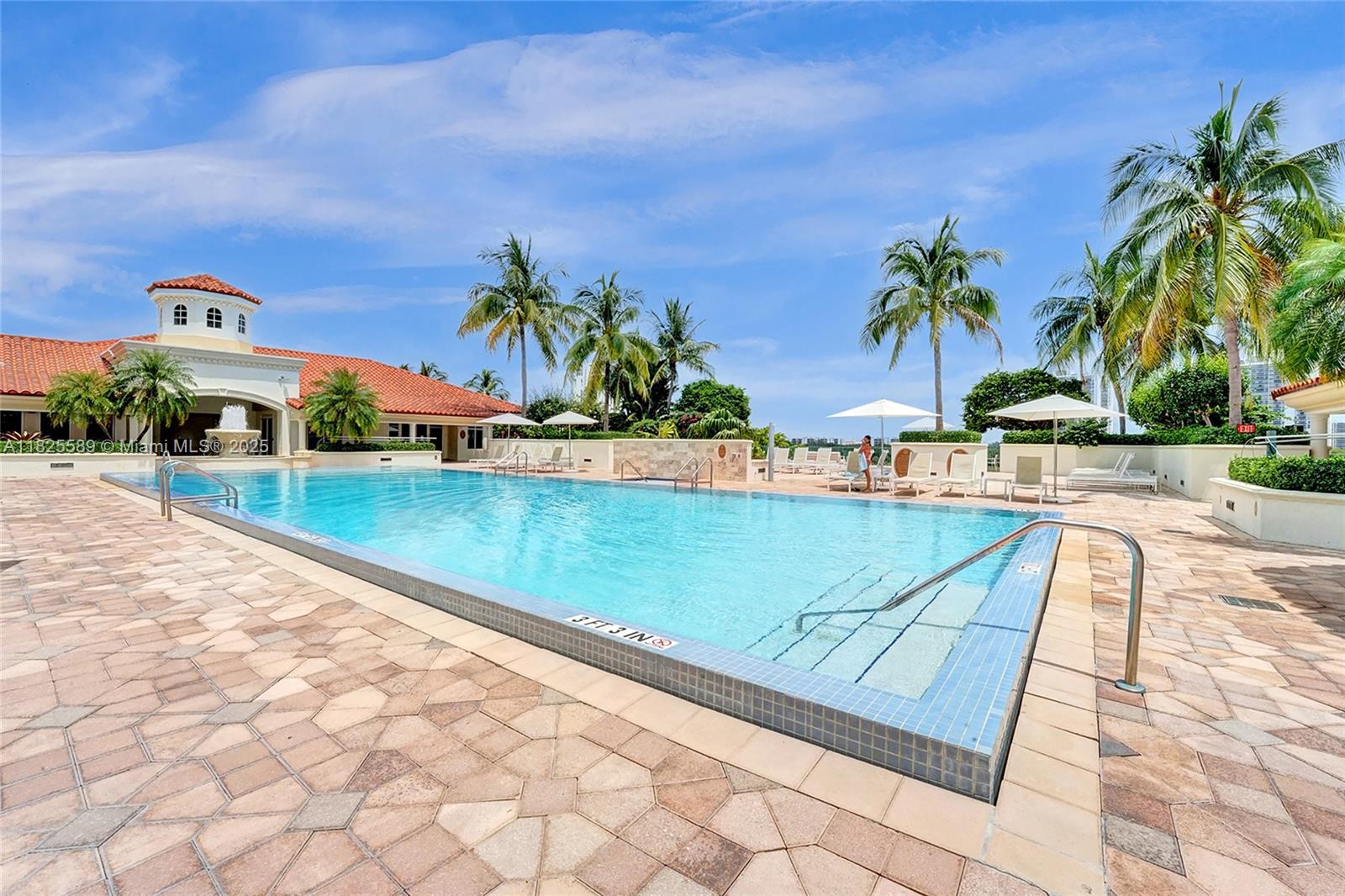 TURNBERRY VILLAGE SO TOWE - Residential