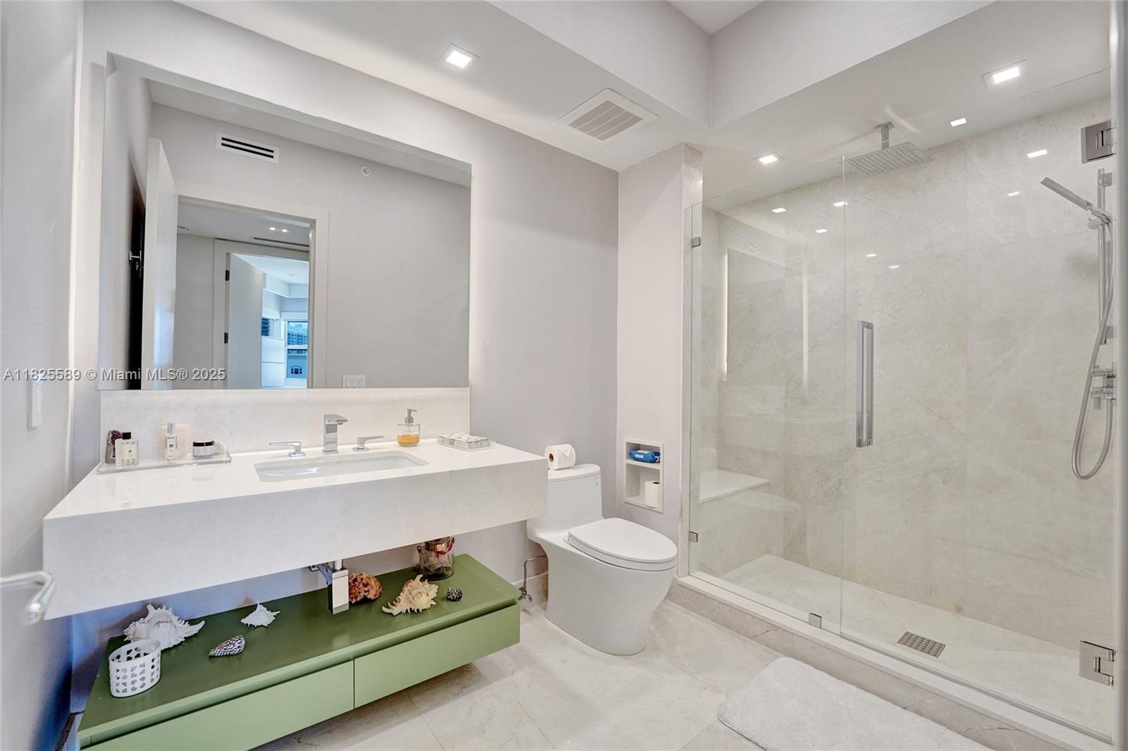 TURNBERRY VILLAGE SO TOWE - Residential