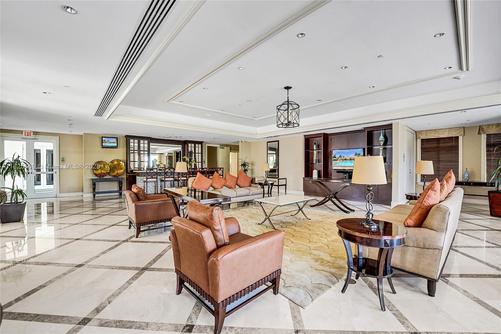 TURNBERRY VILLAGE SO TOWE - Residential