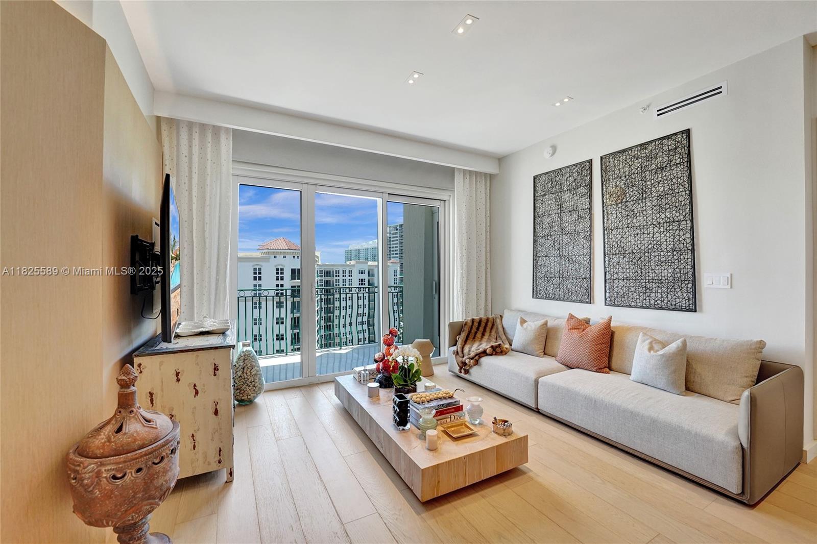 TURNBERRY VILLAGE SO TOWE - Residential