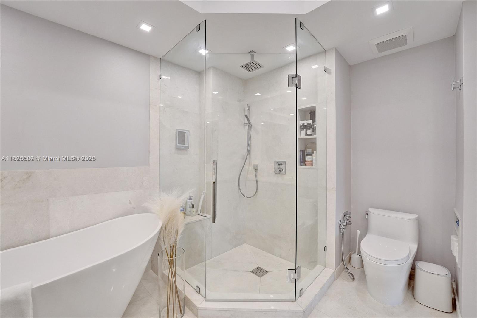 TURNBERRY VILLAGE SO TOWE - Residential