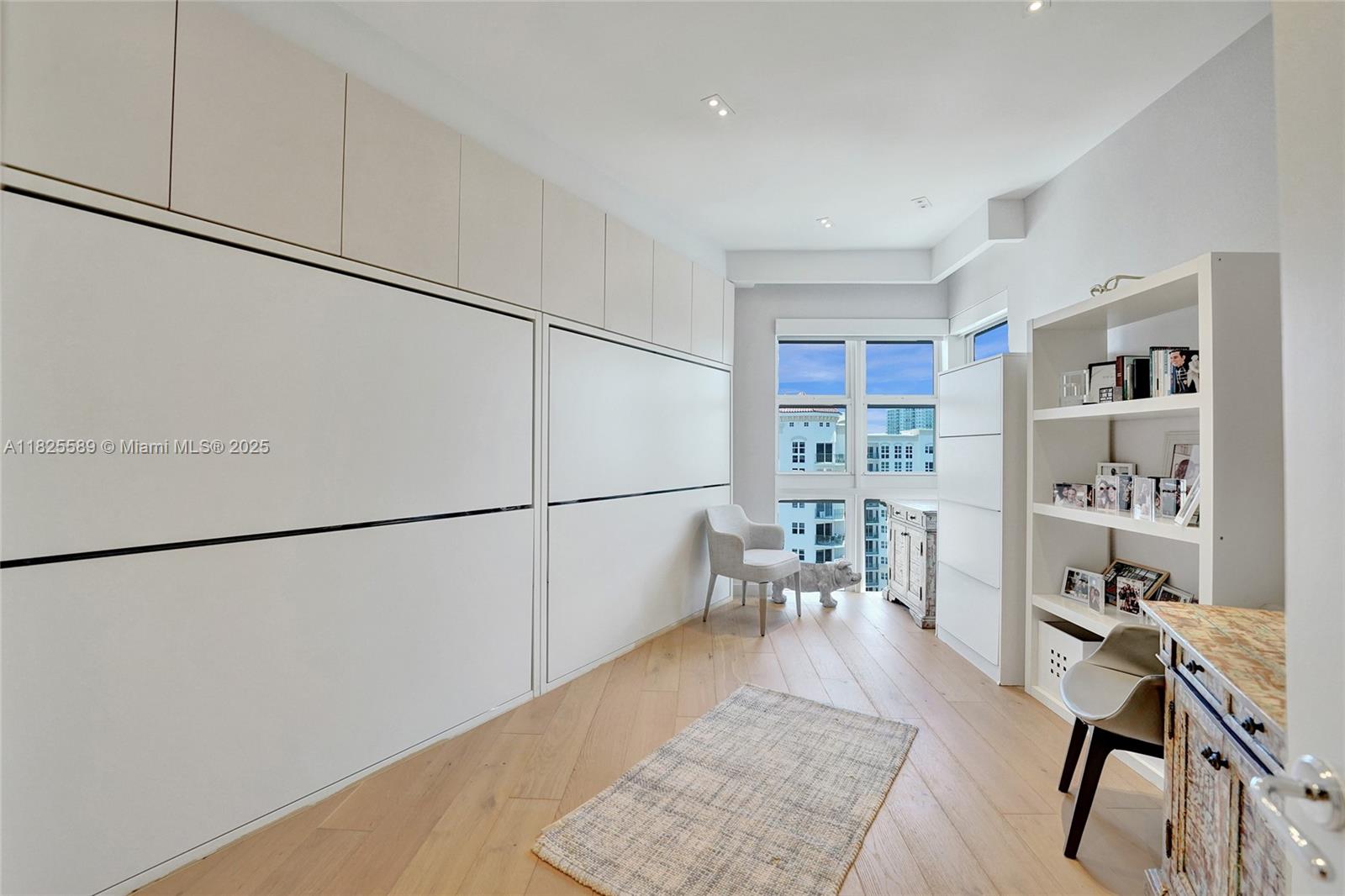 TURNBERRY VILLAGE SO TOWE - Residential