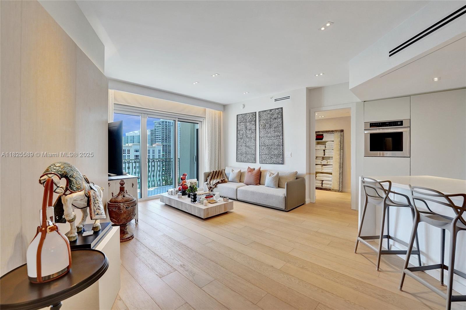 TURNBERRY VILLAGE SO TOWE - Residential