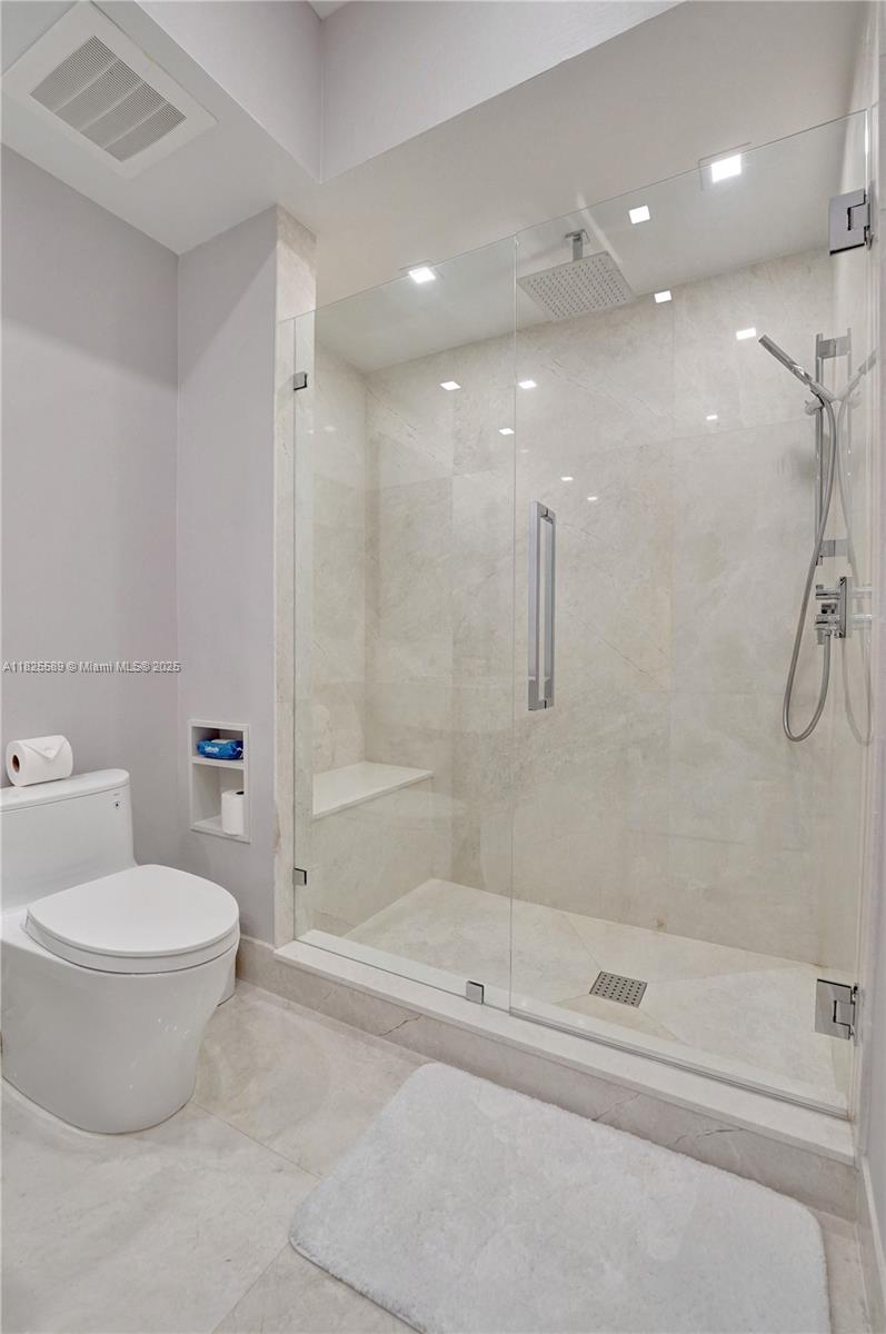 TURNBERRY VILLAGE SO TOWE - Residential