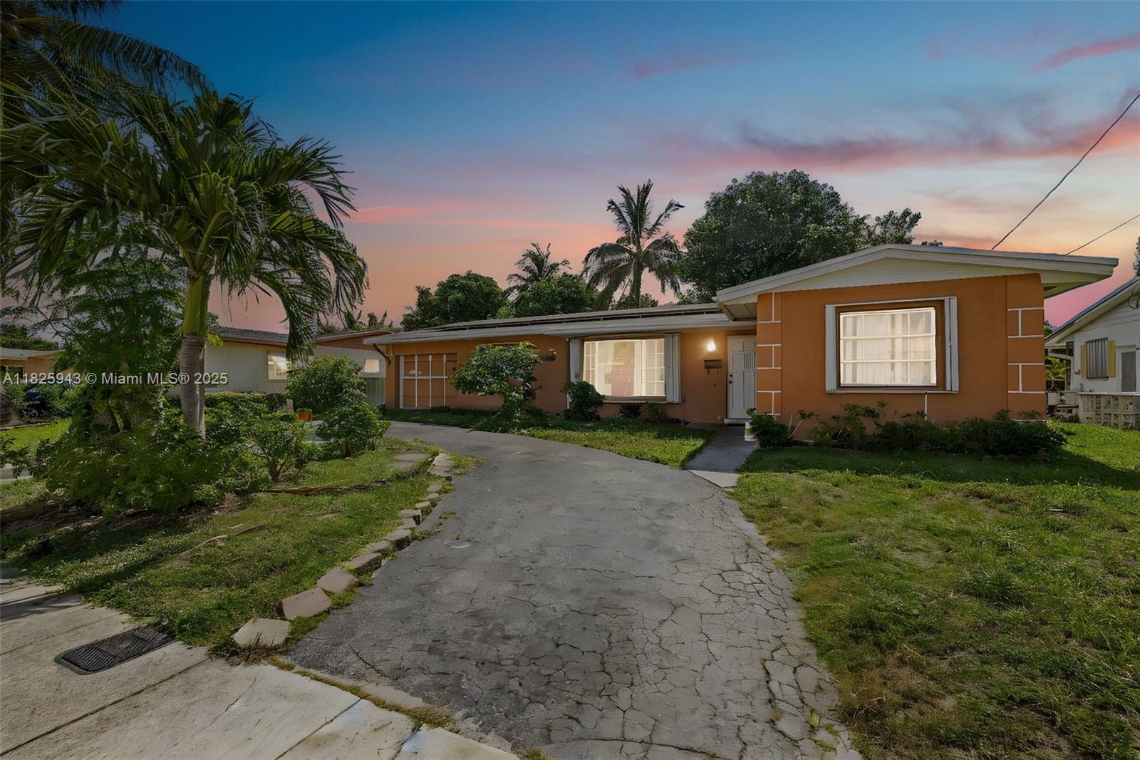 Spacious property featuring a main house with 3 bedrooms and 2 bathrooms. In addition, there are two generous efficiency units all permits have been approved. The sellers are motivated and open to offers.