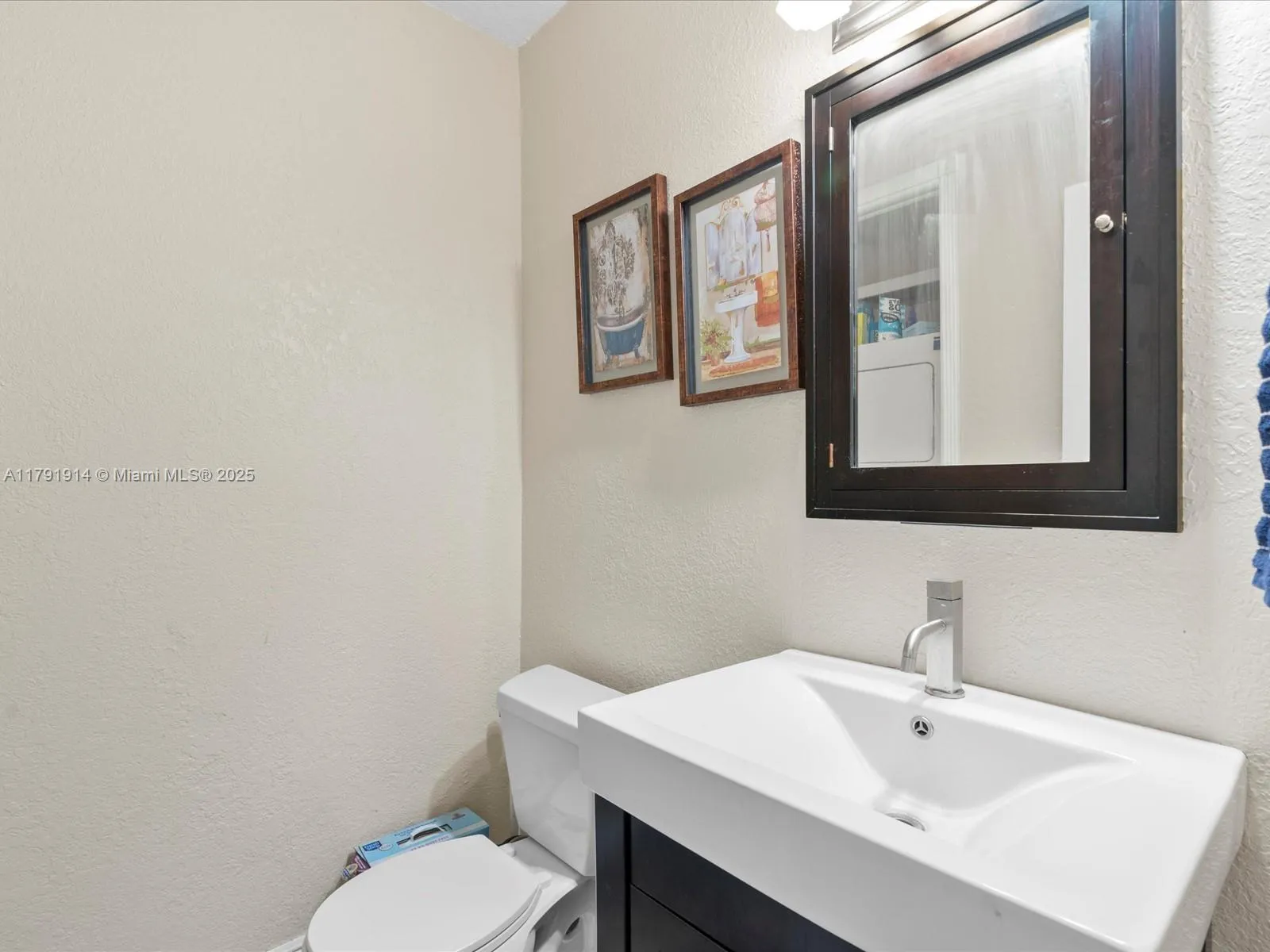 Miami, Florida 33133, United States, 2 Bedrooms Bedrooms, ,2 BathroomsBathrooms,Residential,Active,118089