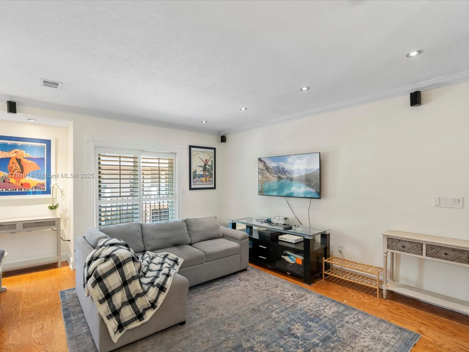 Miami, Florida 33133, United States, 2 Bedrooms Bedrooms, ,2 BathroomsBathrooms,Residential,Active,118089