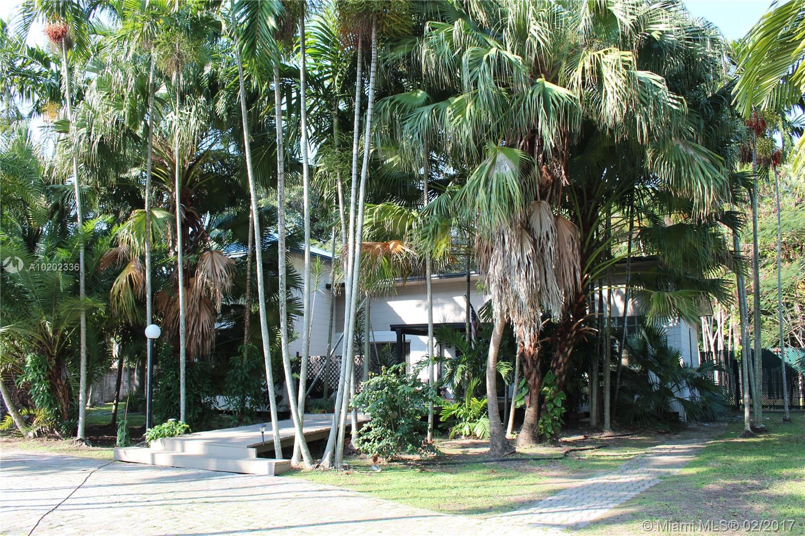 Golden Glades - Residential