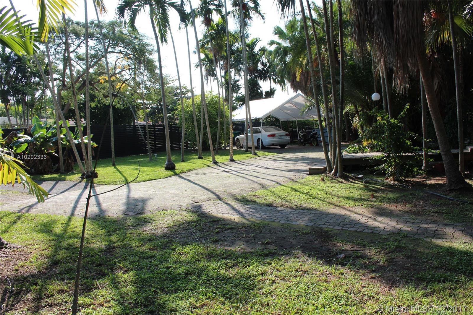 Golden Glades - Residential