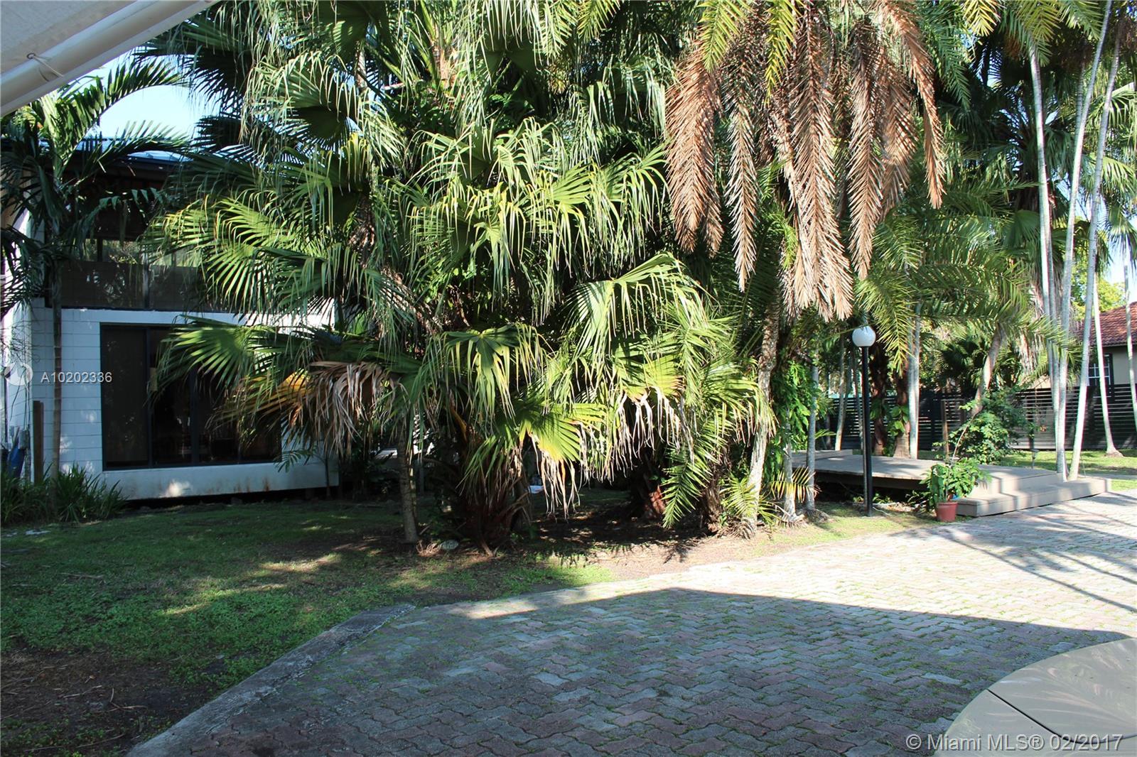 Golden Glades - Residential