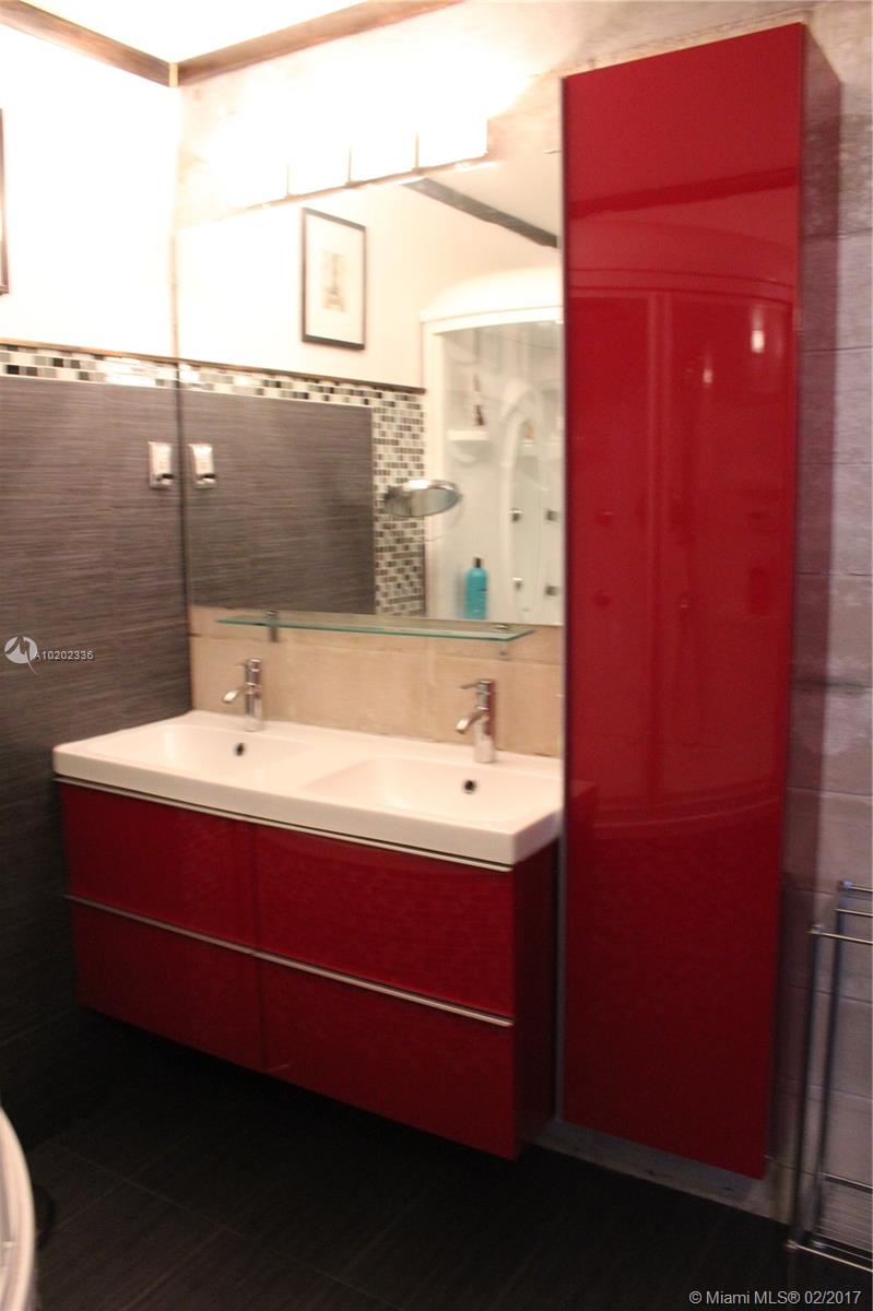 Golden Glades - Residential