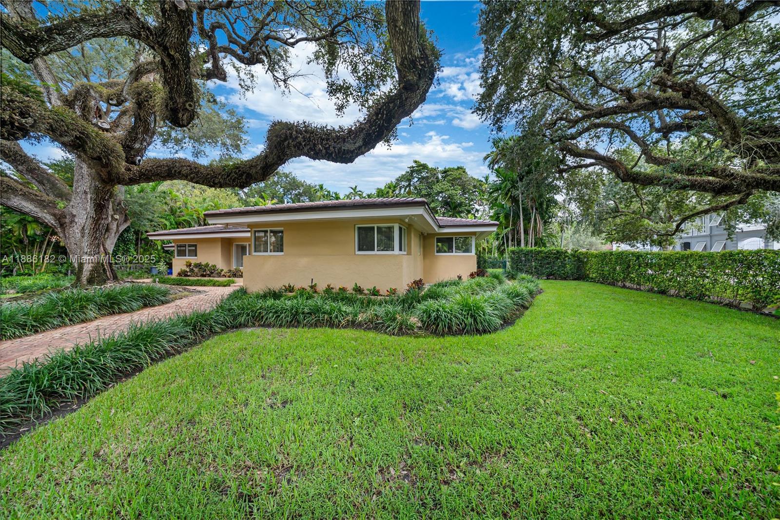 CORAL GABLES RIVIERA SEC - Residential Lease