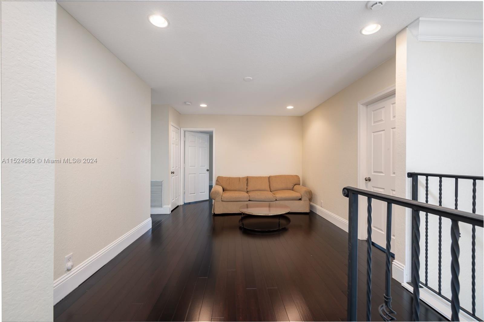 SECTOR 7-PARCEL W - Residential Lease