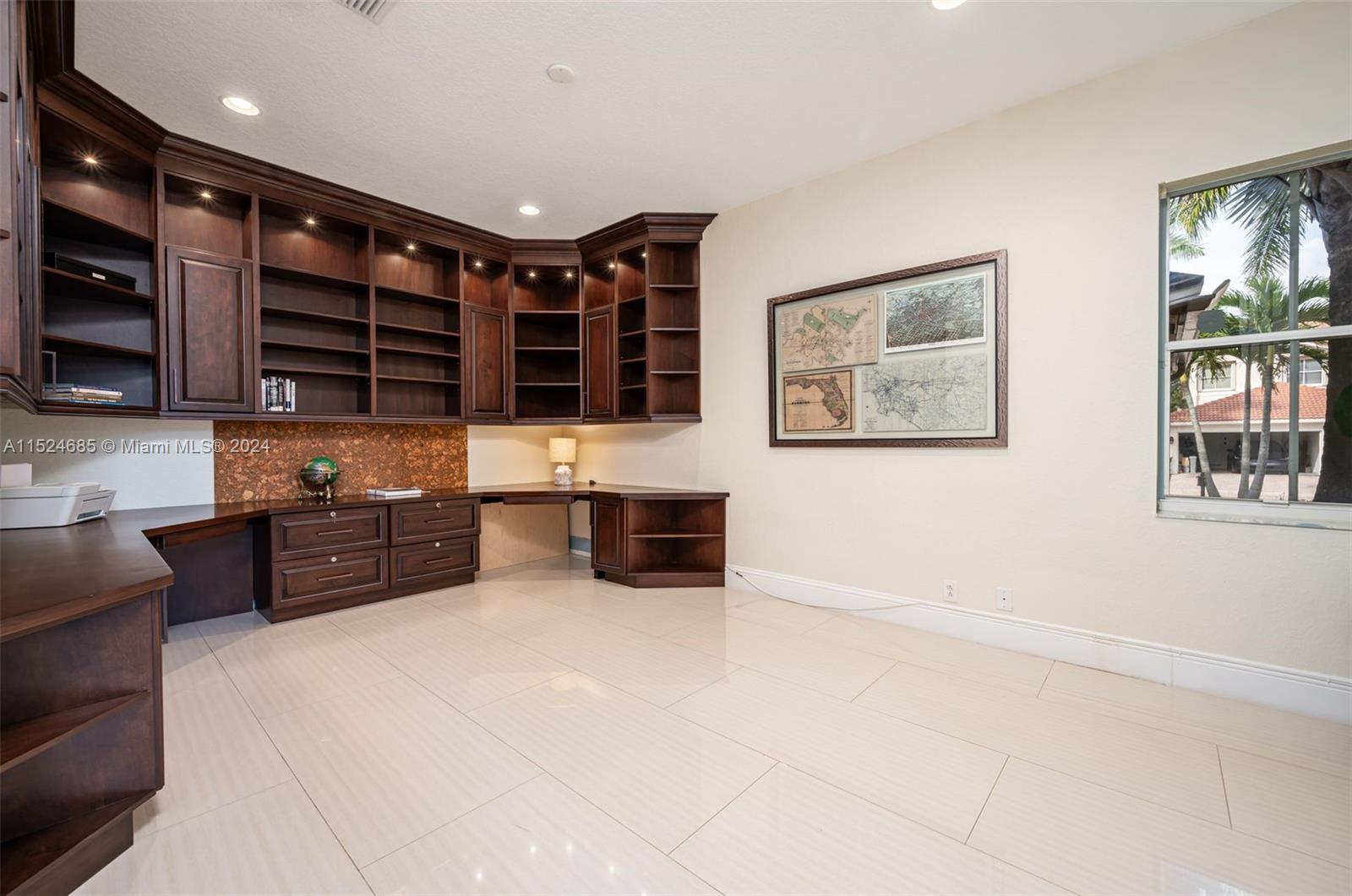 SECTOR 7-PARCEL W - Residential Lease