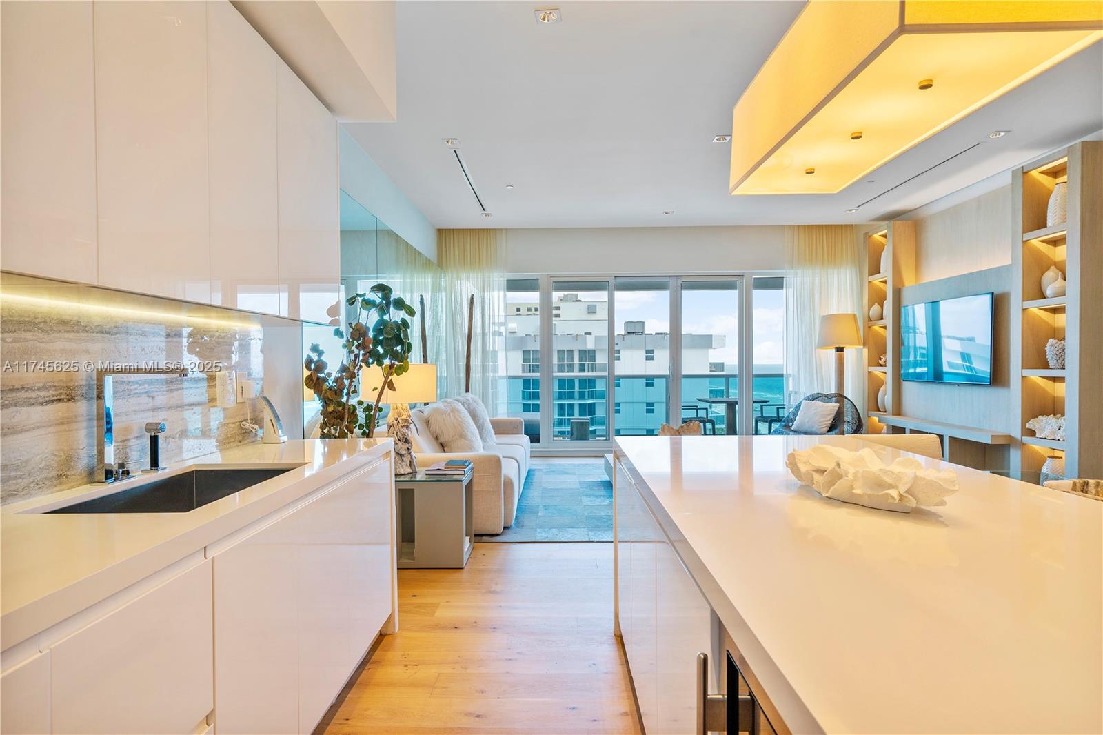 102 24th St PH-1607