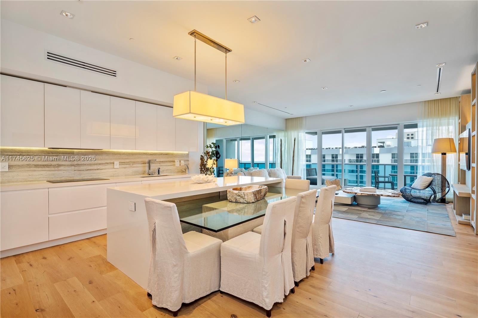 102 24th St PH-1607