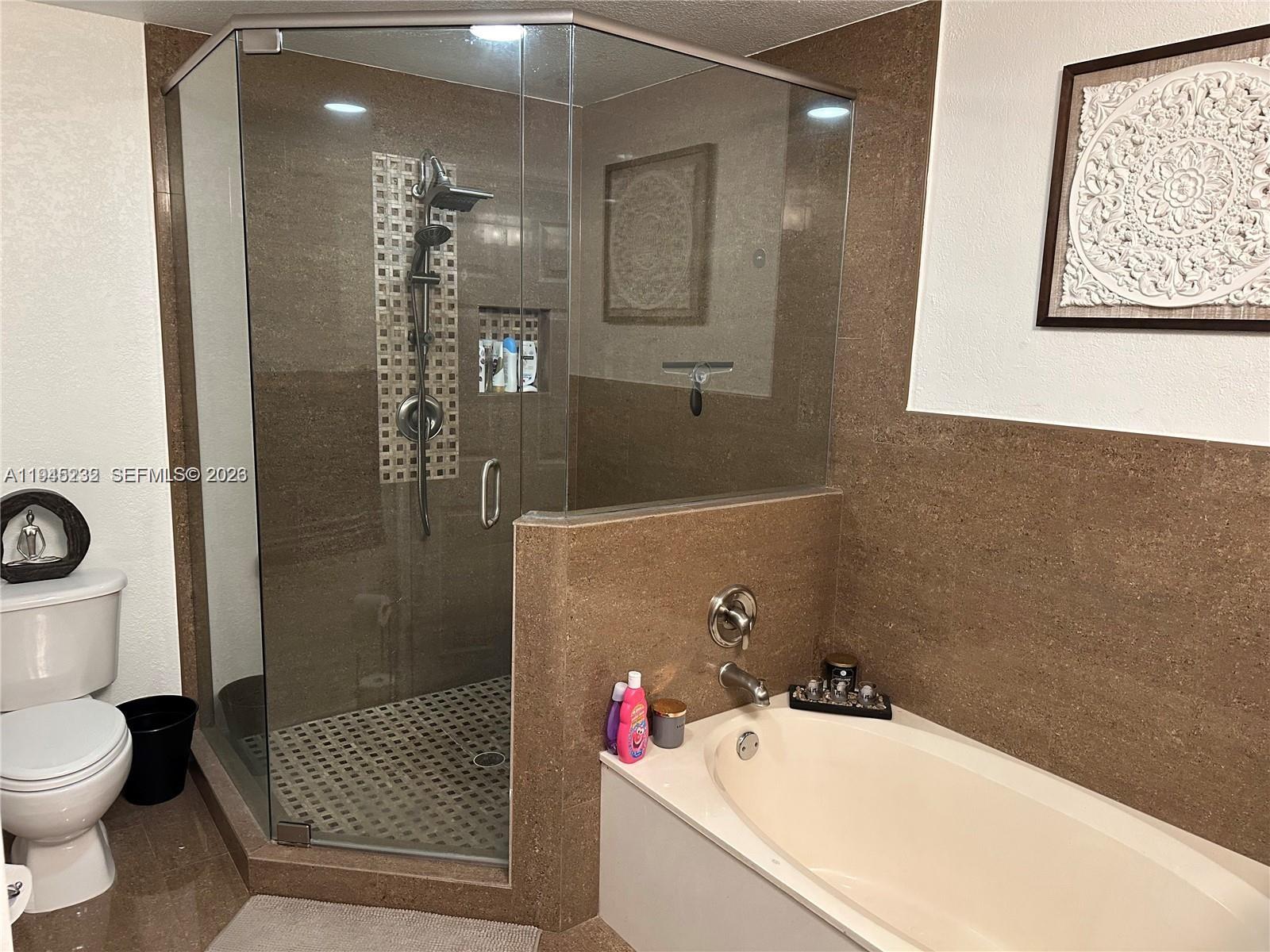 SUNSET PLAZA - Residential