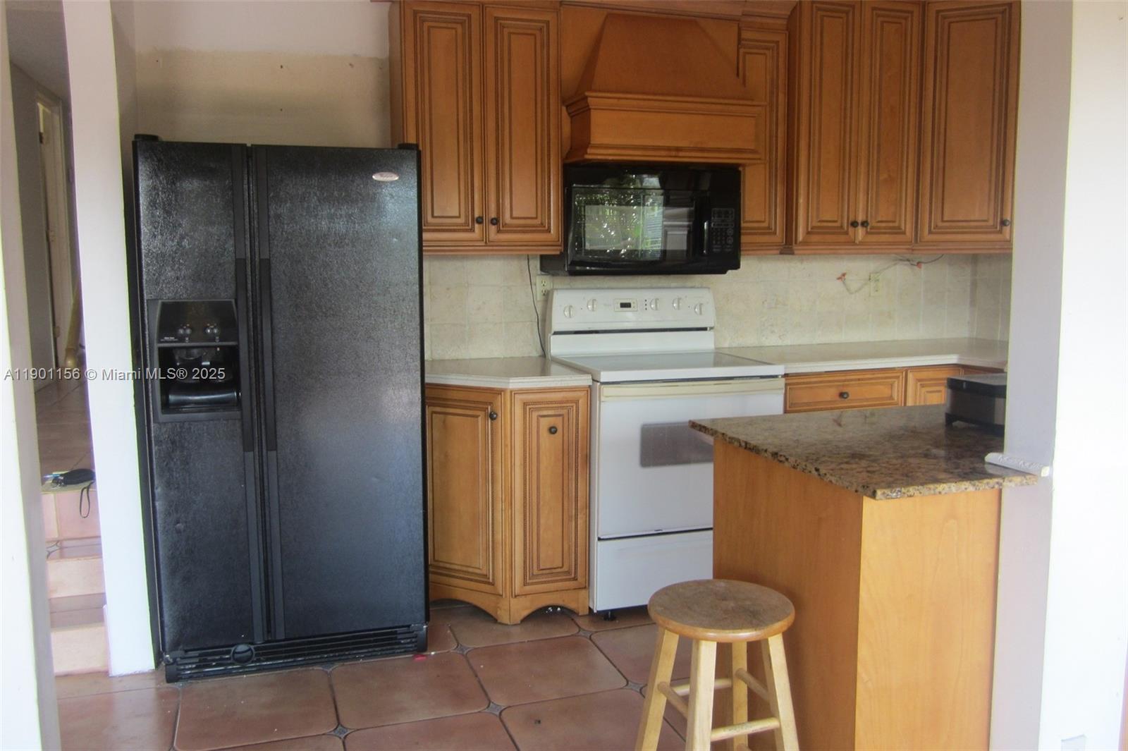 EMERALD ISLES WEST PHASE - Residential Lease