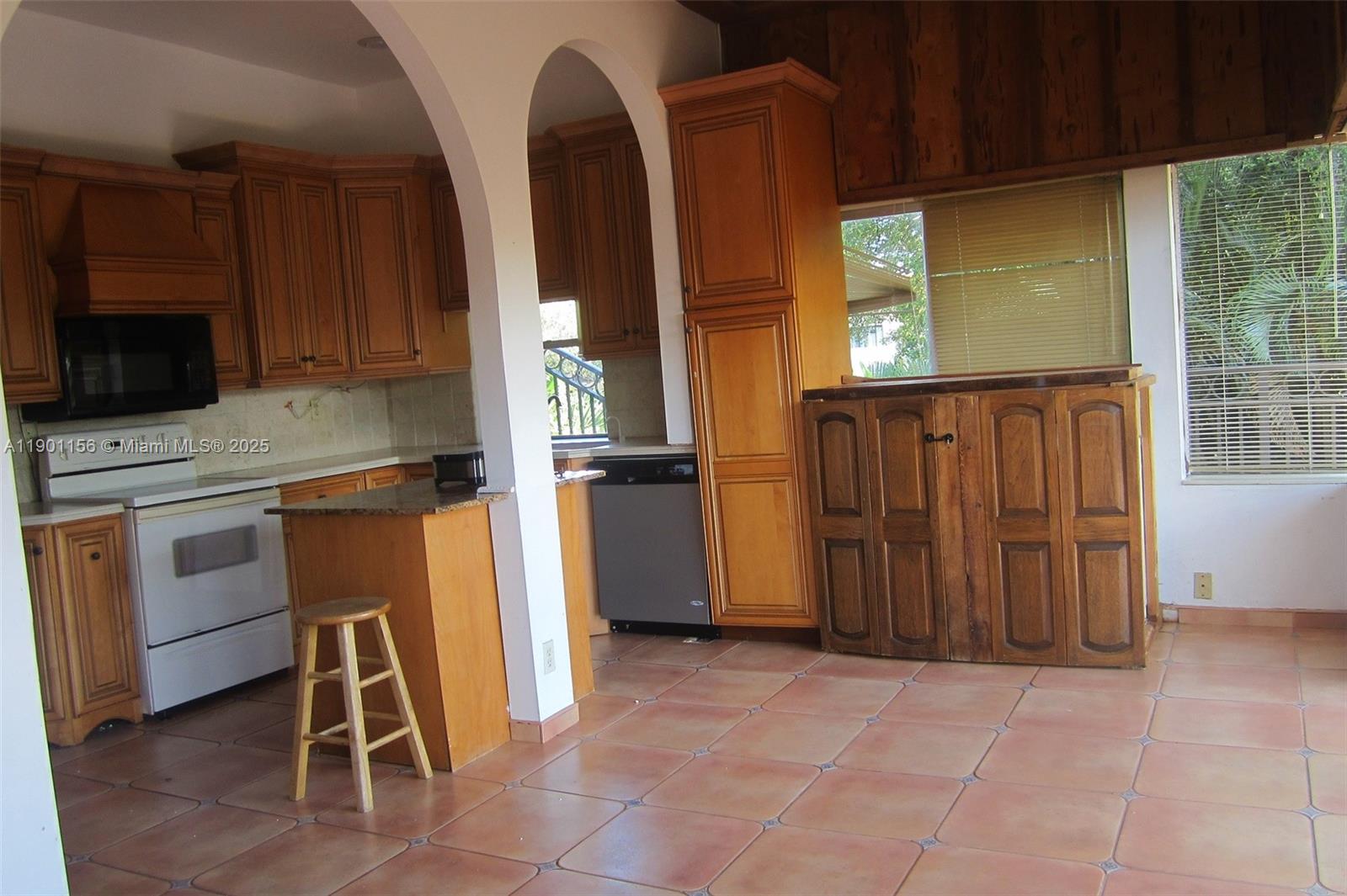 EMERALD ISLES WEST PHASE - Residential Lease