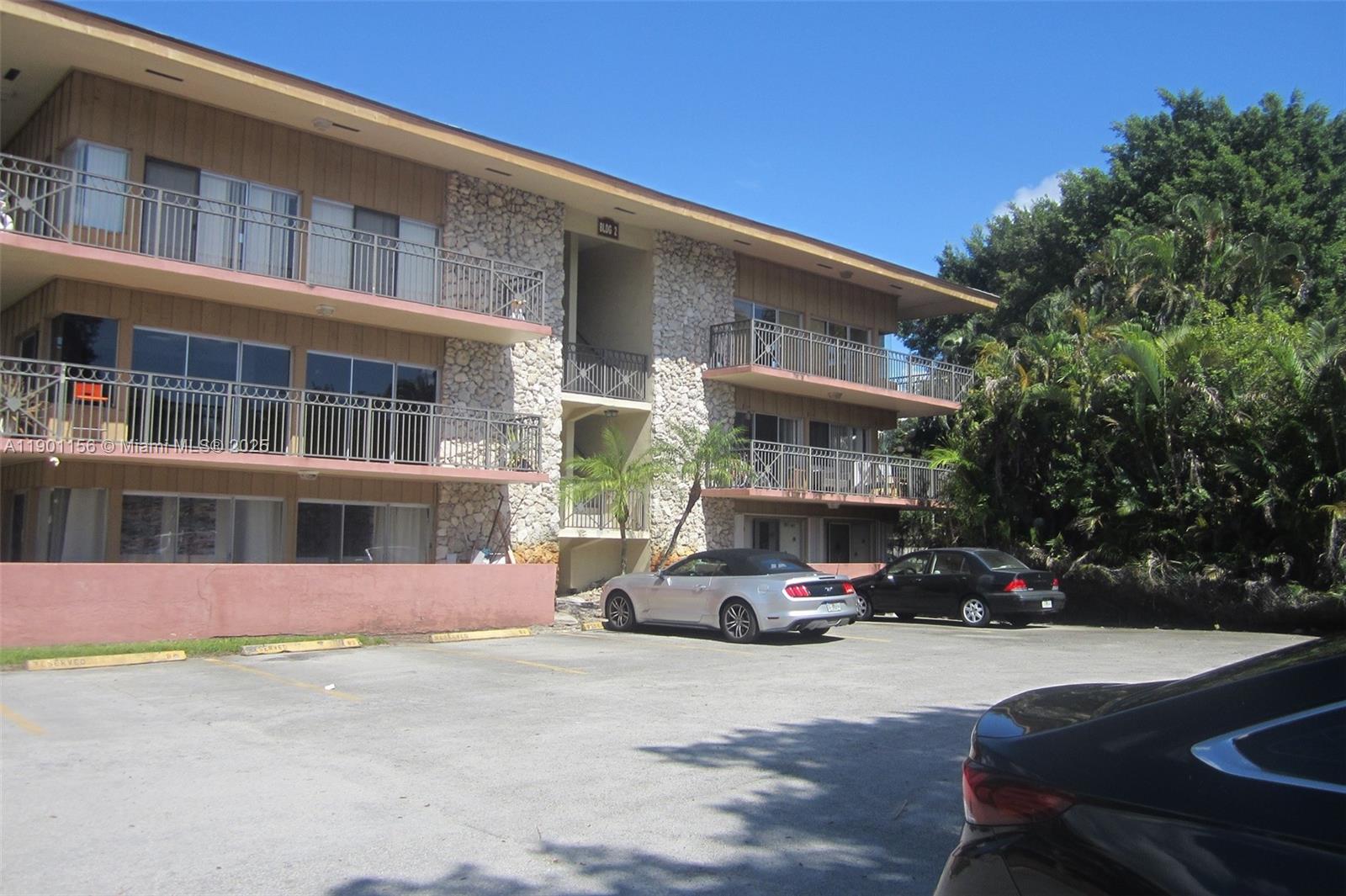 EMERALD ISLES WEST PHASE - Residential Lease