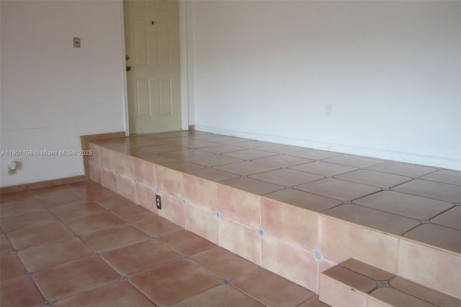 EMERALD ISLES WEST PHASE - Residential Lease