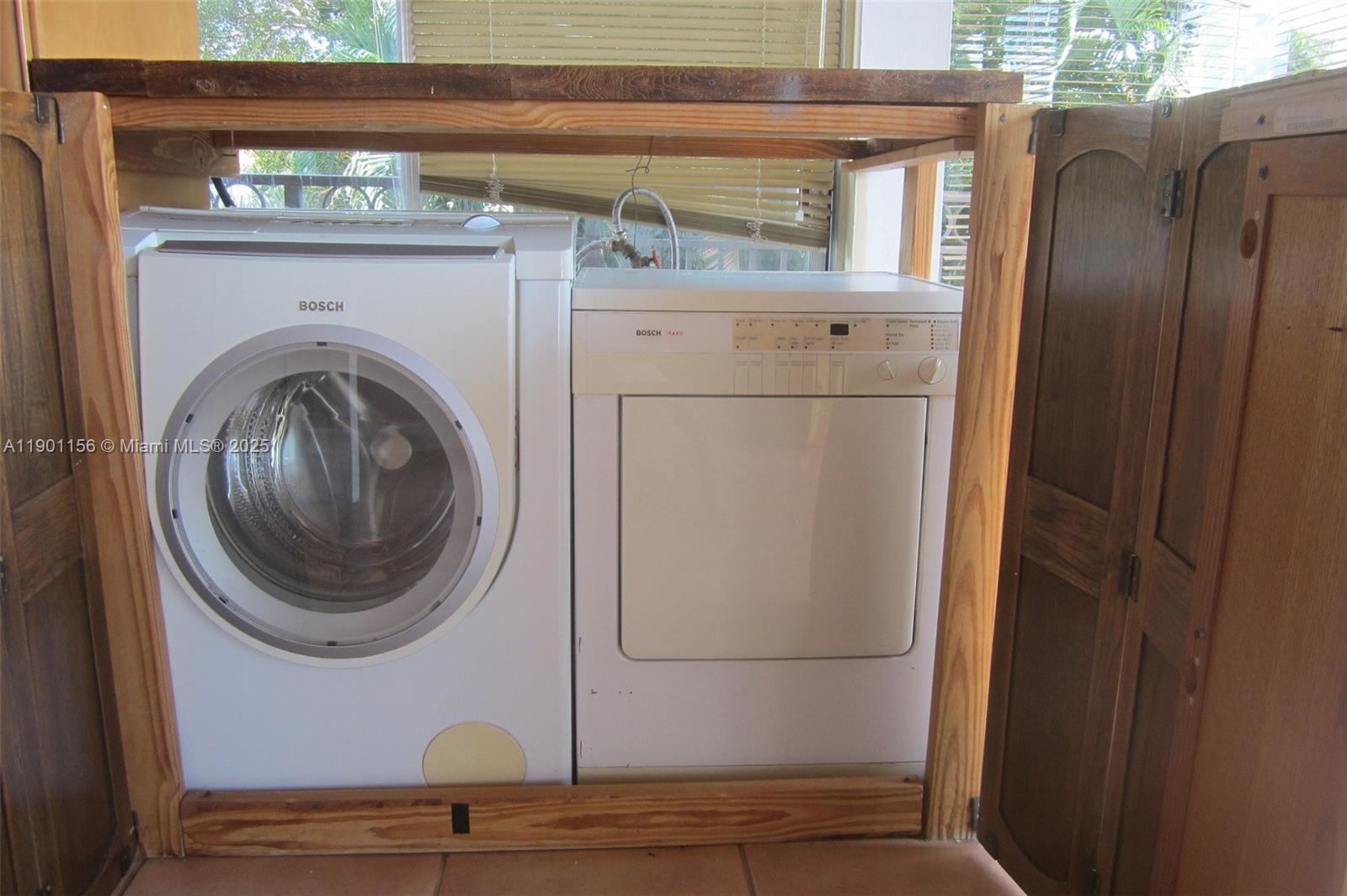 EMERALD ISLES WEST PHASE - Residential Lease