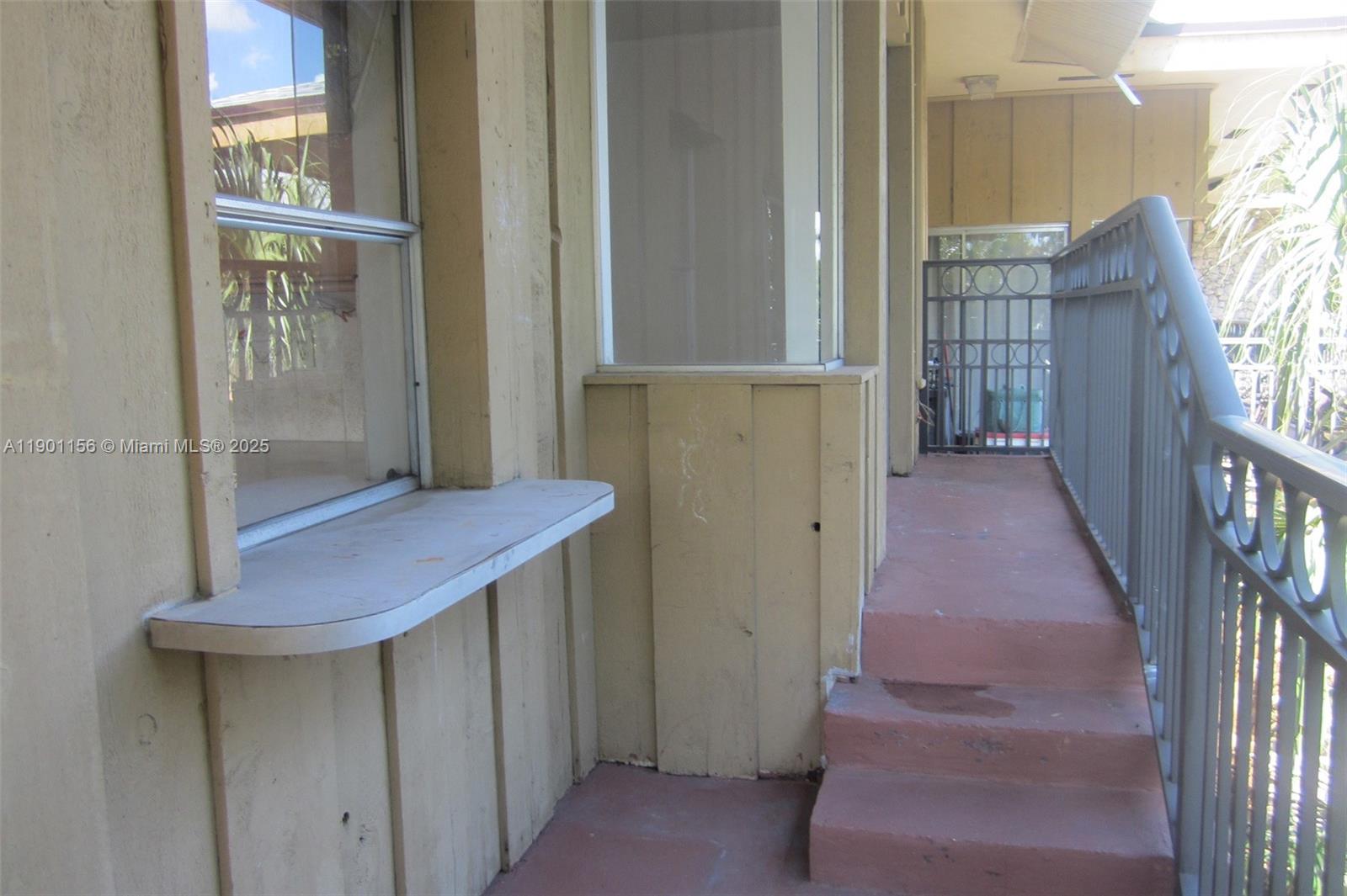 EMERALD ISLES WEST PHASE - Residential Lease