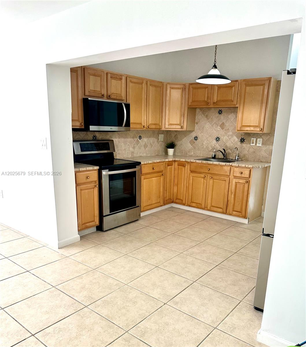 20301 NW 34th Ave 20301