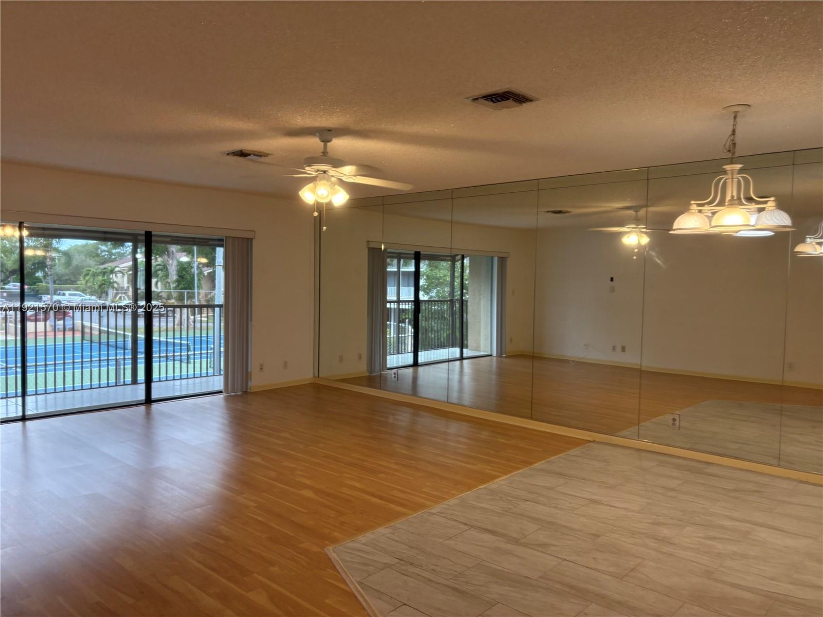 WINDWOOD ISLES CONDO - Residential