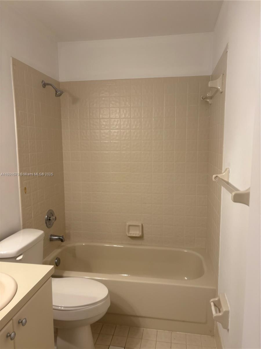 WINDWOOD ISLES CONDO - Residential