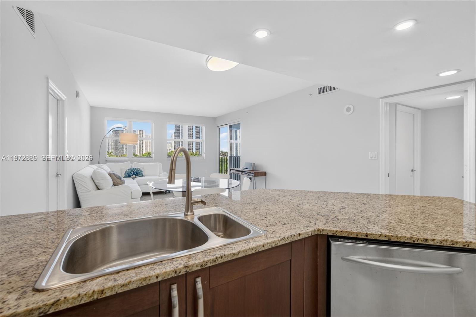 TURNBERRY VLG NO TOWER CO - Residential