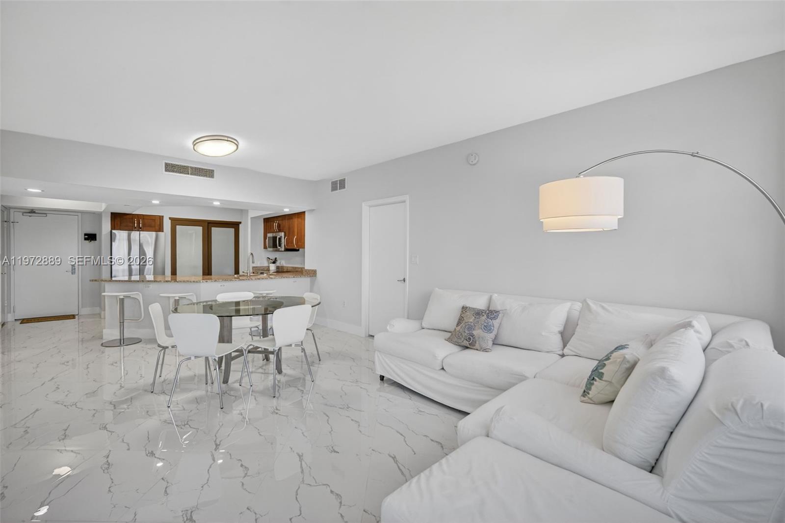 20000 E Country Club Dr 714