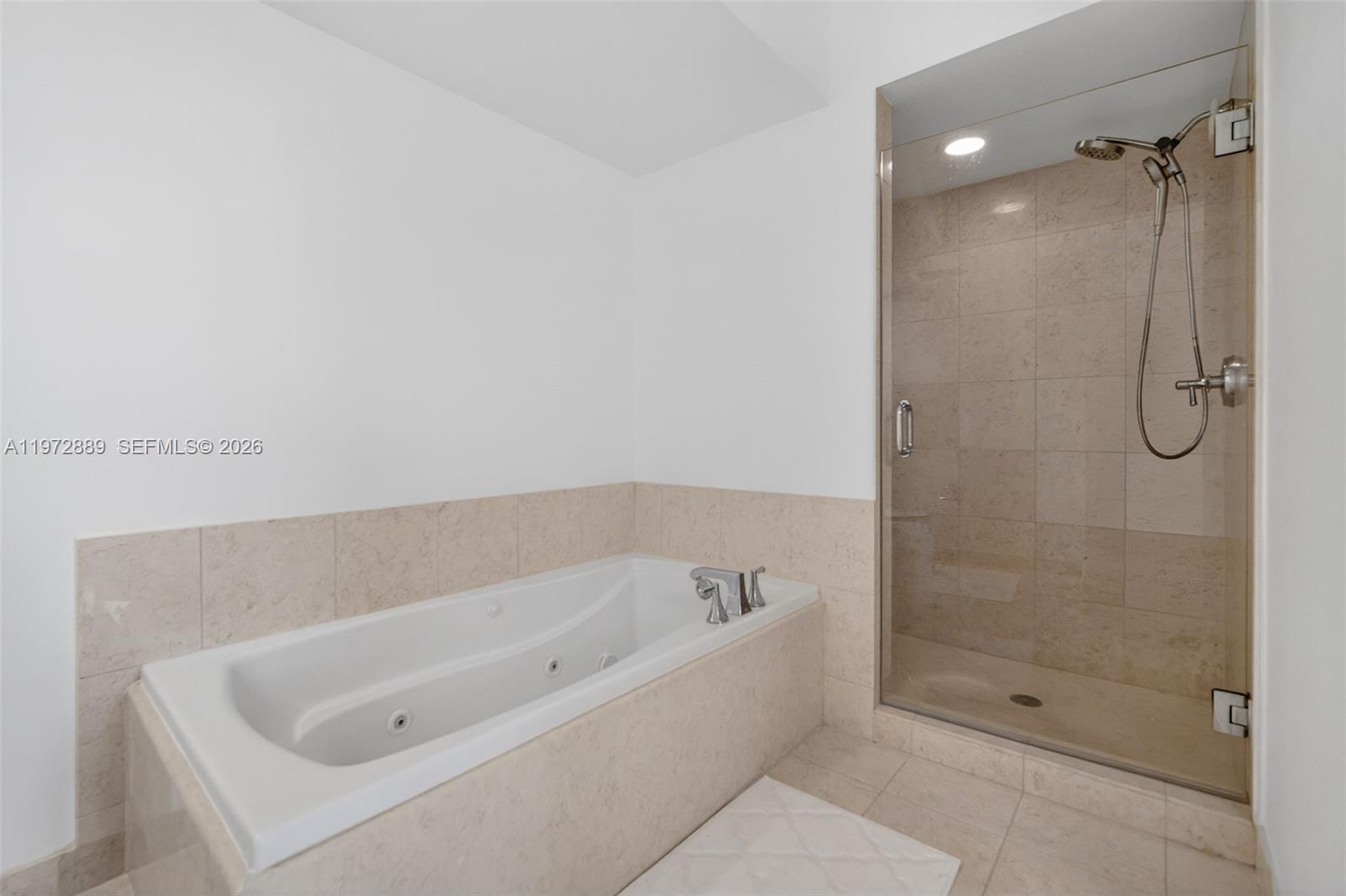 TURNBERRY VLG NO TOWER CO - Residential