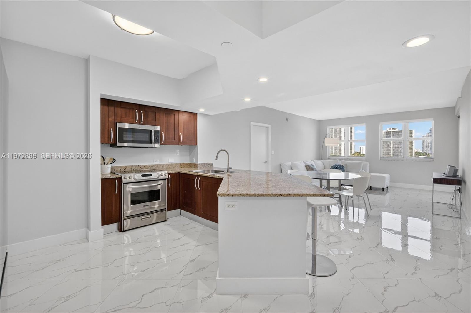 20000 E Country Club Dr 714