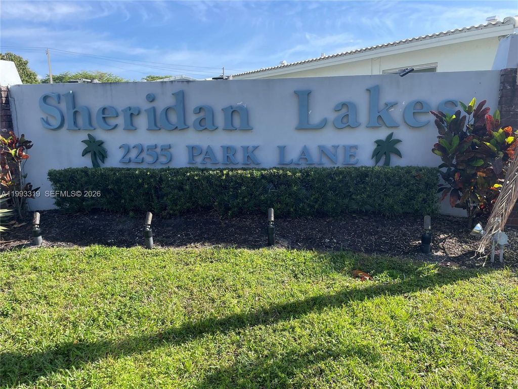 Photo of 2300 Park Ln #208, Hollywood, FL 33021 (MLS # A11993319)