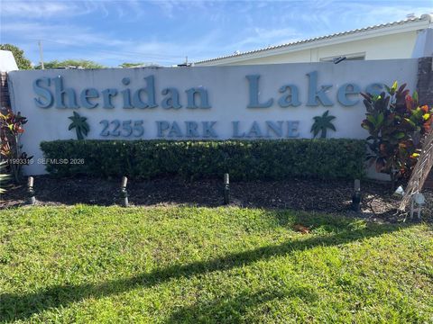 Photo of 2300 Park Ln #208, Hollywood, FL 33021 (MLS # A11993319)